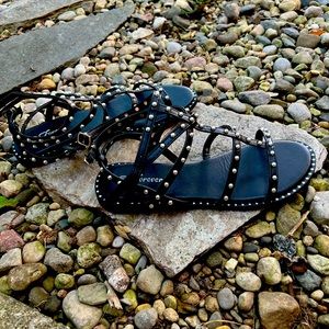 Forever - Brand new buckle around ankle, black sandals! 🖤